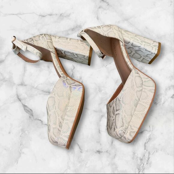 •	XIEDA Beige Snake Embossed Chunky Heel Platform Sandals 7.5 - Picture 3 of 6